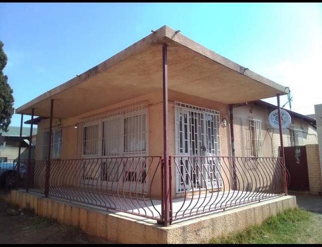 3 BEDROOM HOUSE FOR SALE IN SOUTH HILLS